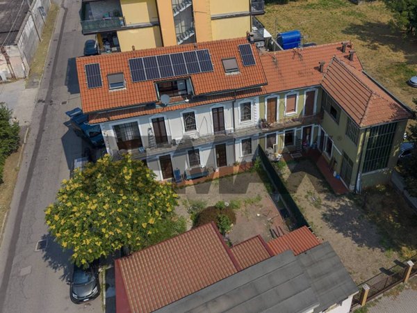 casa indipendente in vendita a Busto Arsizio