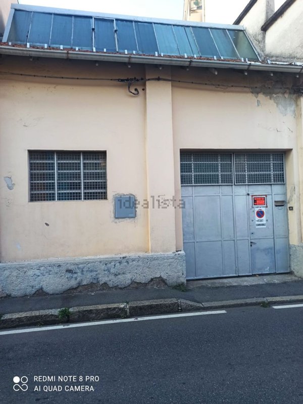 locale commerciale in vendita a Busto Arsizio