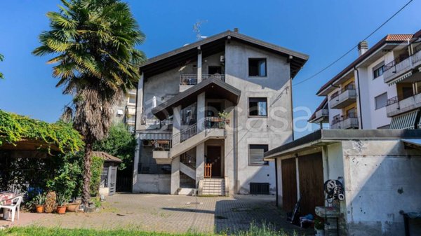 casa indipendente in vendita a Busto Arsizio