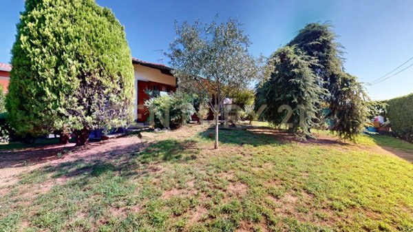 casa indipendente in vendita a Busto Arsizio