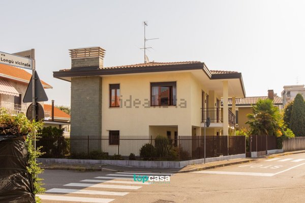 casa indipendente in vendita a Busto Arsizio