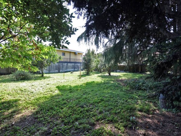 terreno edificabile in vendita a Busto Arsizio in zona Borsano