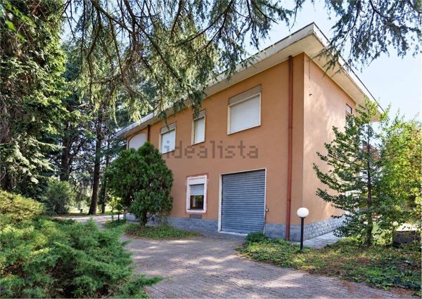 casa indipendente in vendita a Busto Arsizio in zona Borsano
