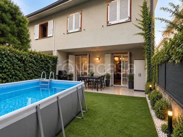 casa indipendente in vendita a Busto Arsizio