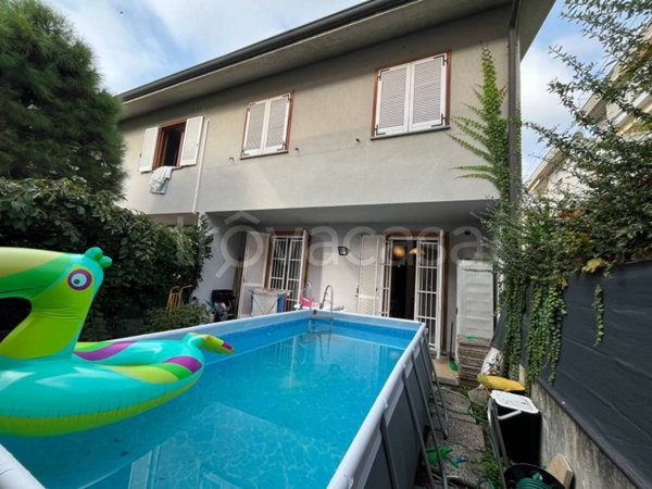 casa indipendente in vendita a Busto Arsizio