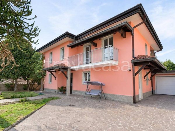 casa indipendente in vendita a Busto Arsizio