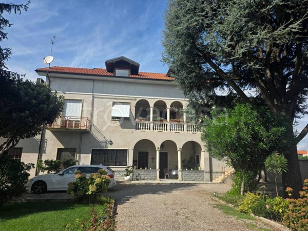casa indipendente in vendita a Busto Arsizio