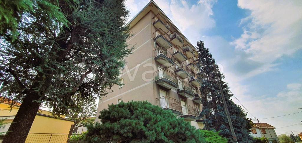 appartamento in vendita a Busto Arsizio in zona Borsano