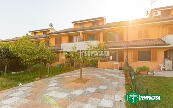 appartamento in vendita a Busto Arsizio in zona Borsano