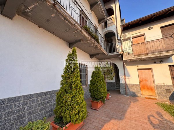 appartamento in vendita a Busto Arsizio in zona Borsano