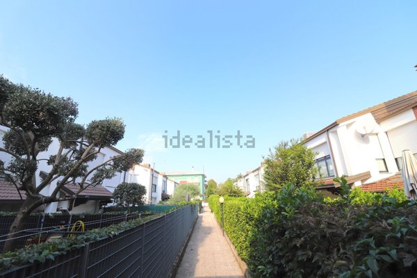 casa indipendente in vendita a Busto Arsizio