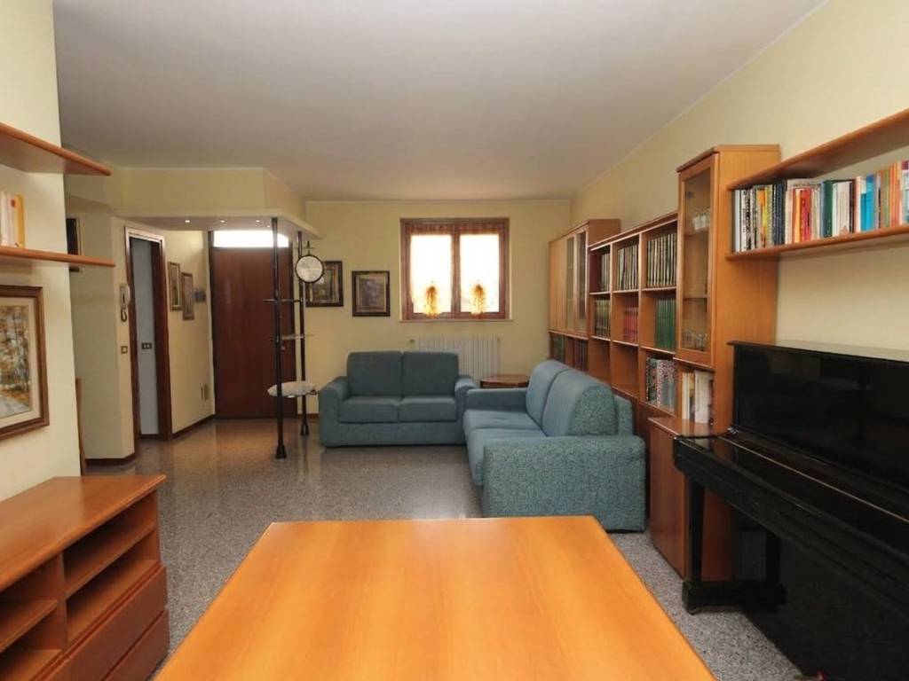 casa indipendente in vendita a Busto Arsizio