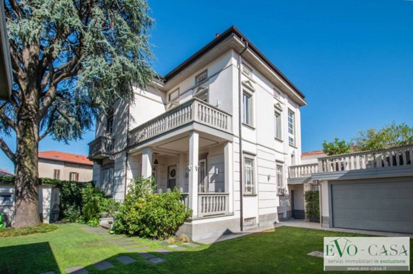 casa indipendente in vendita a Busto Arsizio