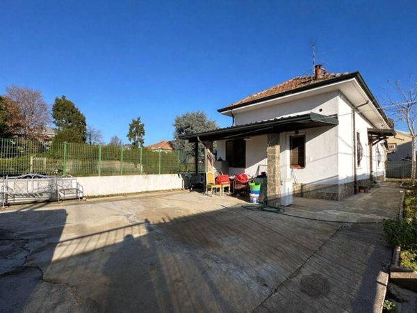 casa indipendente in vendita a Busto Arsizio