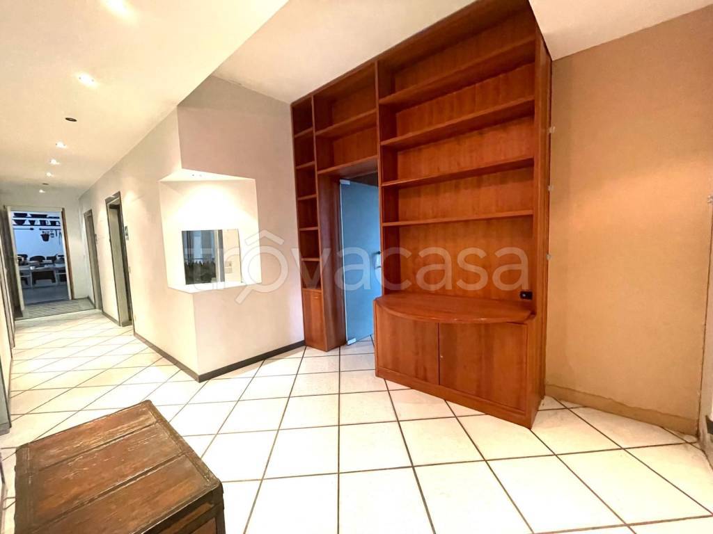 ufficio in vendita a Busto Arsizio