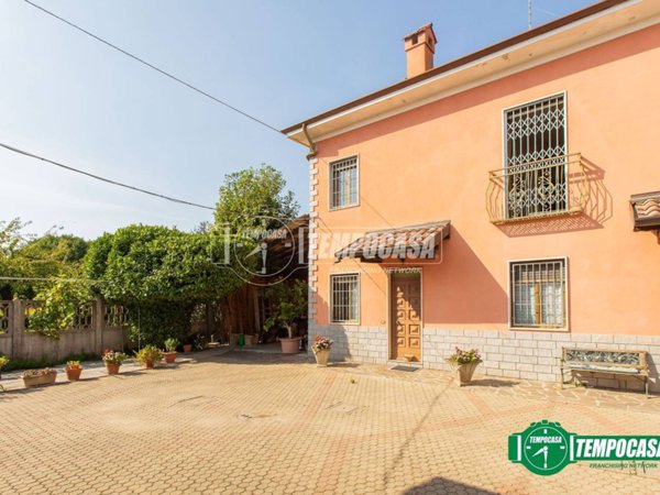 casa indipendente in vendita a Busto Arsizio