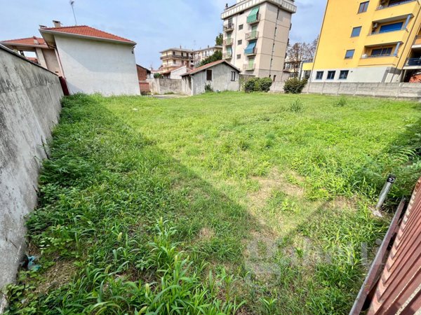 terreno in vendita a Busto Arsizio in zona Borsano