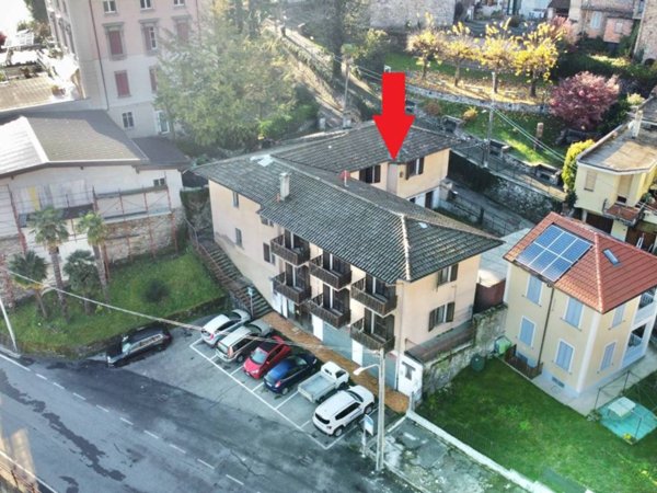 casa indipendente in vendita a Cadegliano-Viconago