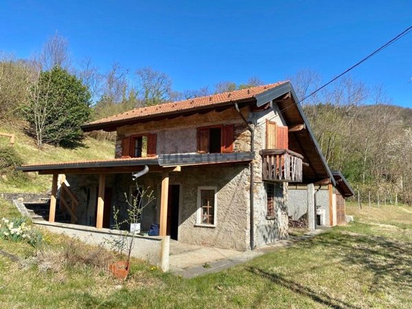 appartamento in vendita a Cadegliano-Viconago