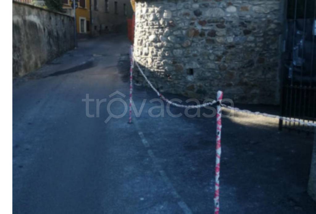 appartamento in vendita a Cadegliano-Viconago in zona Cadegliano