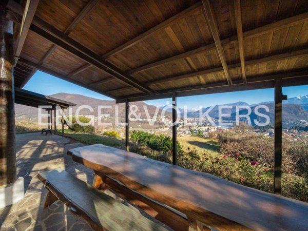 casa indipendente in vendita a Cadegliano-Viconago