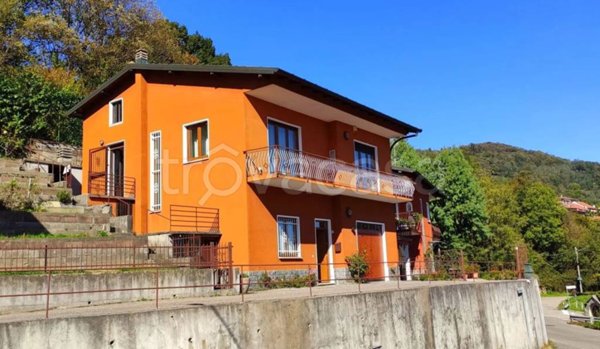 casa indipendente in vendita a Cadegliano-Viconago