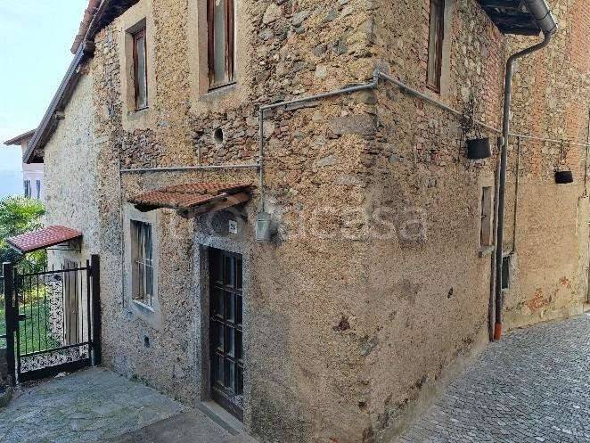 appartamento in vendita a Cadegliano-Viconago