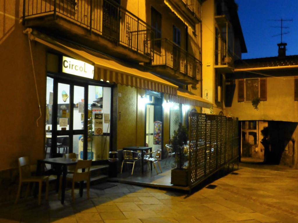 negozio in vendita a Cadegliano-Viconago in zona Viconago