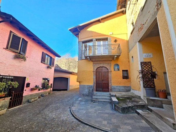 casa indipendente in vendita a Cadegliano-Viconago in zona Viconago