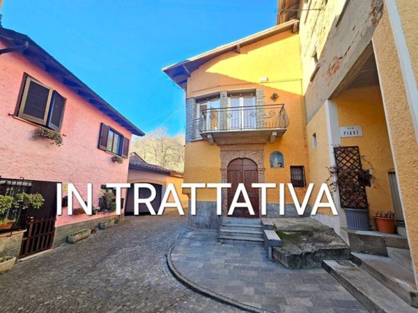 casa indipendente in vendita a Cadegliano-Viconago in zona Viconago