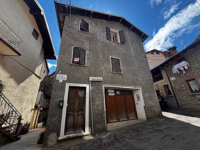 casa indipendente in vendita a Cadegliano-Viconago in zona Viconago
