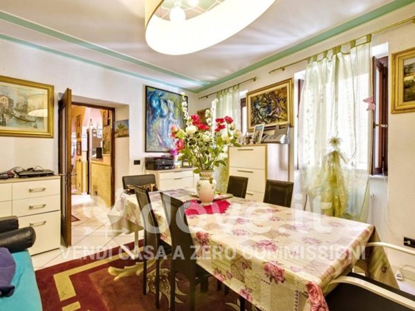 appartamento in vendita a Cadegliano-Viconago