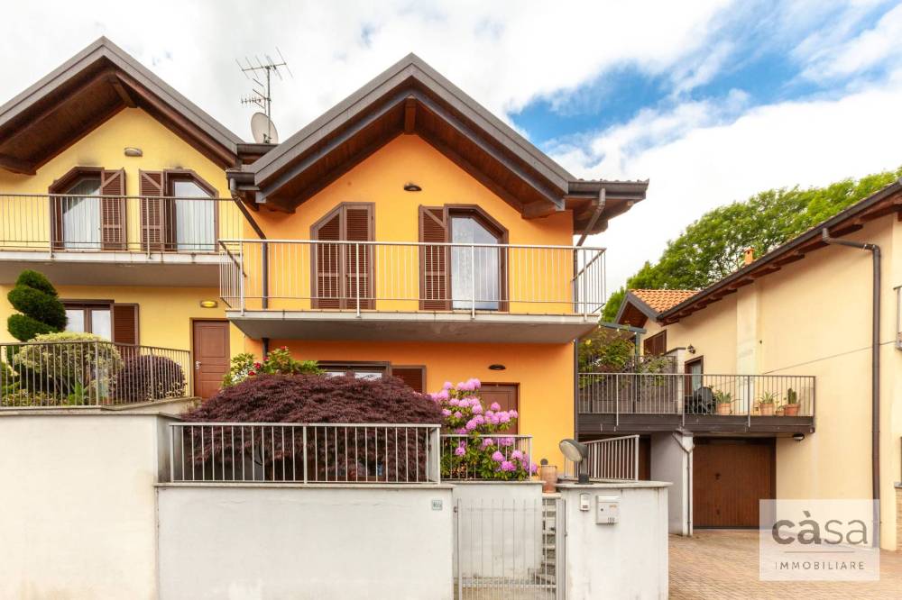 casa indipendente in vendita a Cadegliano-Viconago