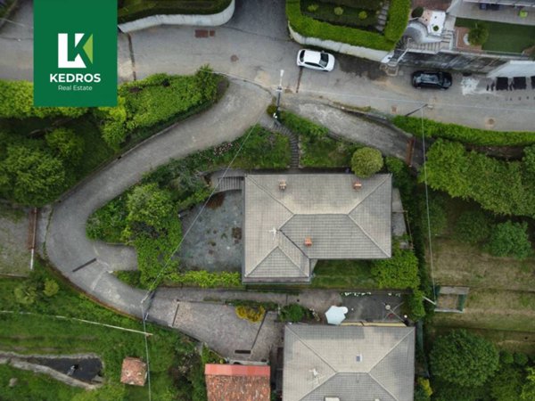 casa indipendente in vendita a Cadegliano-Viconago in zona Viconago
