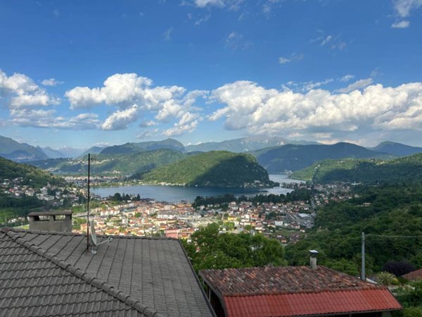 casa indipendente in vendita a Cadegliano-Viconago in zona Viconago