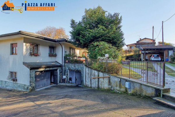 casa indipendente in vendita a Cadegliano-Viconago in zona Statale