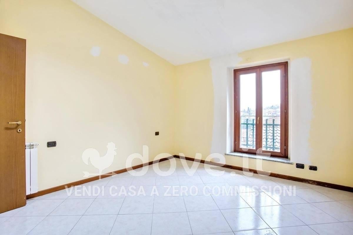 appartamento in vendita a Cadegliano-Viconago