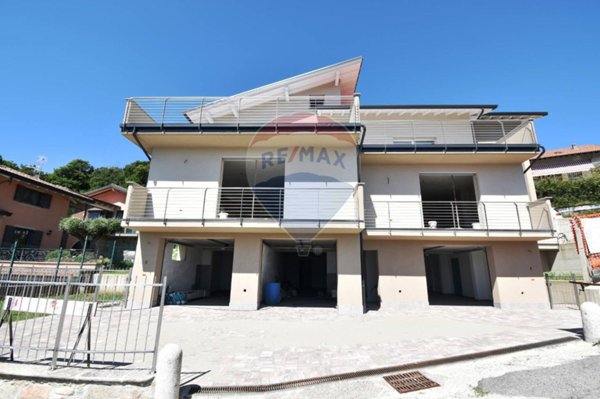 appartamento in vendita a Cadegliano-Viconago