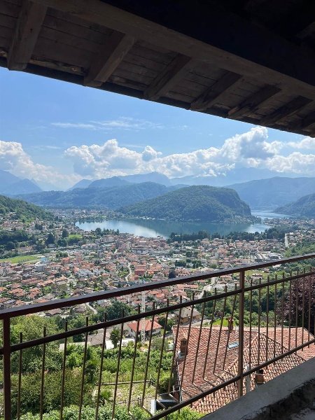 appartamento in vendita a Cadegliano-Viconago