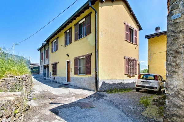 casa indipendente in vendita a Cadegliano-Viconago