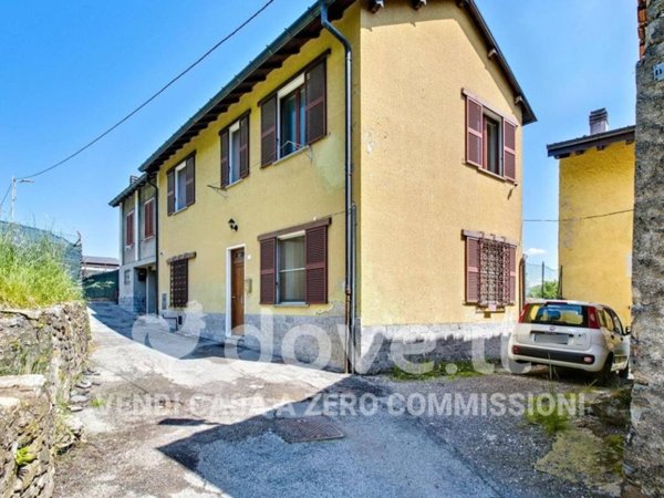 casa indipendente in vendita a Cadegliano-Viconago