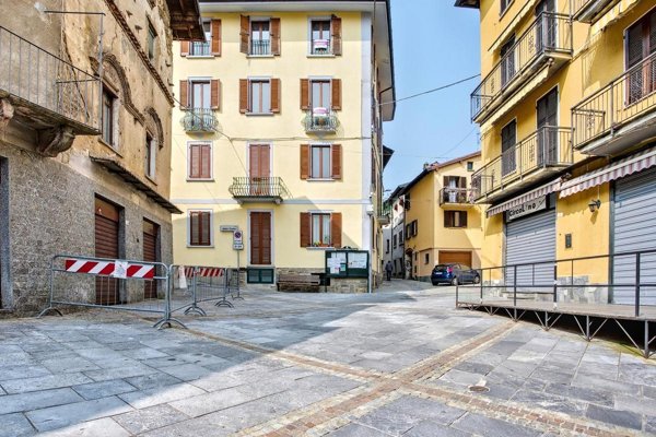 appartamento in vendita a Cadegliano-Viconago
