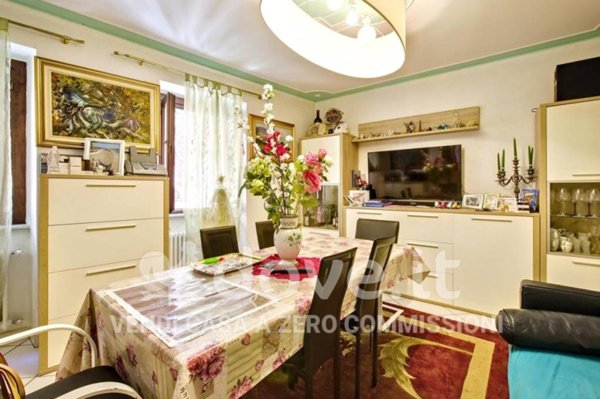 appartamento in vendita a Cadegliano-Viconago