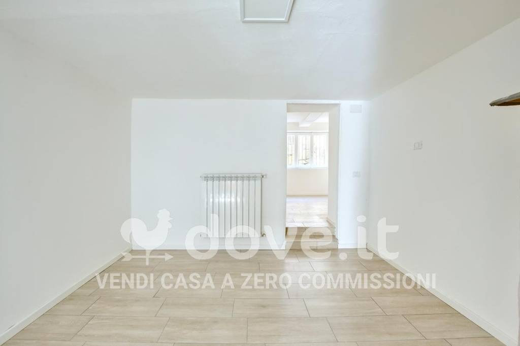 appartamento in vendita a Cadegliano-Viconago in zona Cadegliano