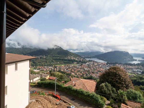 appartamento in vendita a Cadegliano-Viconago