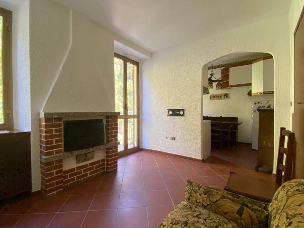 appartamento in vendita a Cadegliano-Viconago