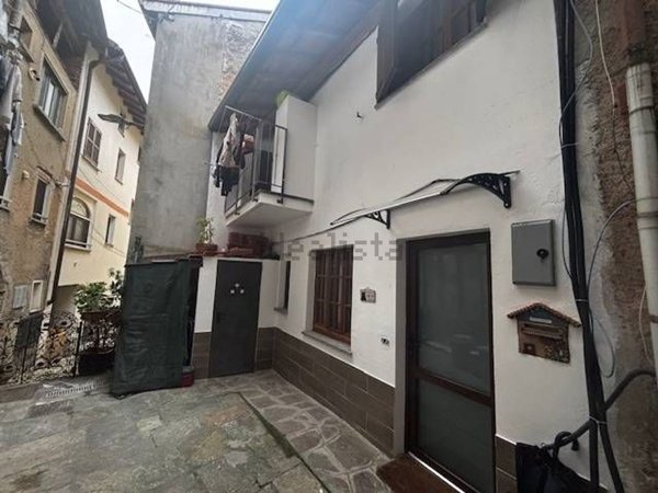 appartamento in vendita a Cadegliano-Viconago