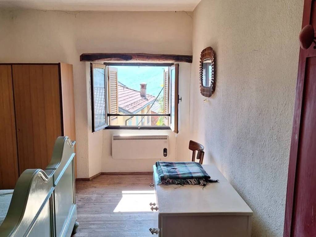 casa indipendente in vendita a Cadegliano-Viconago