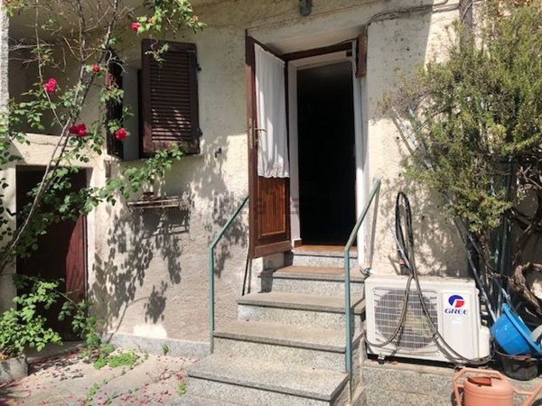 appartamento in vendita a Cadegliano-Viconago