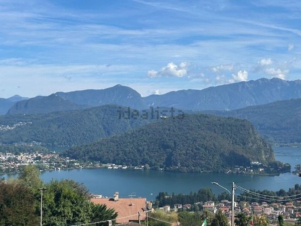 appartamento in vendita a Cadegliano-Viconago